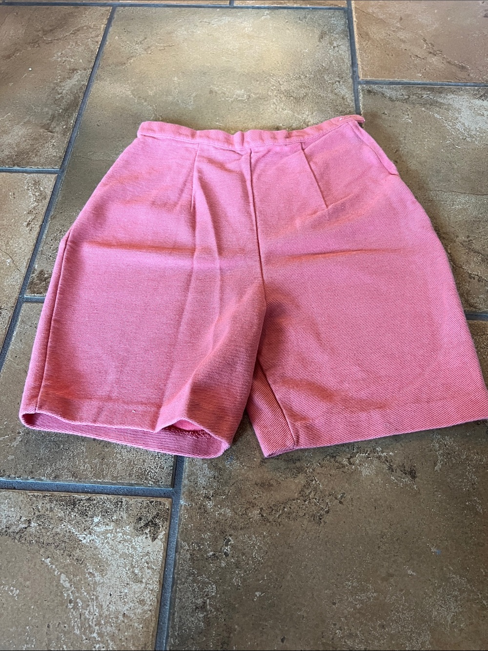 VINTAGE SALMON SHORTS